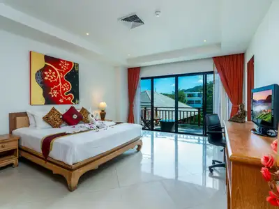 Penthouse 3 chambres avec piscine privée à vendre à Choeng Thale, Phuket