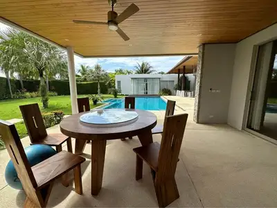 Villa Botanica – 4 chambres à louer à Choeng Thale