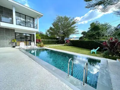Villa moderne 4 chambres à vendre, Choeng Thale, Phuket
