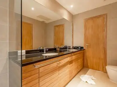 Villa 3 chambres de 600 m² avec piscine privée à vendre à Bang Tao, Phuket