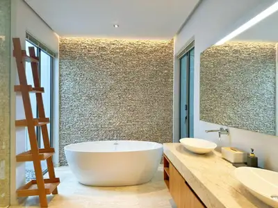 Anchan Grand Residence, villa 4 chambres de 1 105 m² avec piscine à vendre à Choeng Thale, Phuket