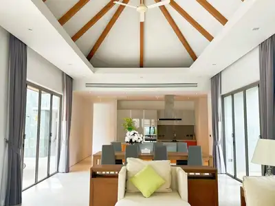 Anchan Grand Residence, villa 4 chambres de 1 105 m² avec piscine à vendre à Choeng Thale, Phuket