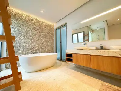 Anchan Grand Residence, villa 4 chambres de 1 105 m² avec piscine à vendre à Choeng Thale, Phuket