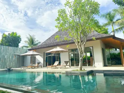 Anchan Grand Residence, villa 4 chambres de 1 105 m² avec piscine à vendre à Choeng Thale, Phuket