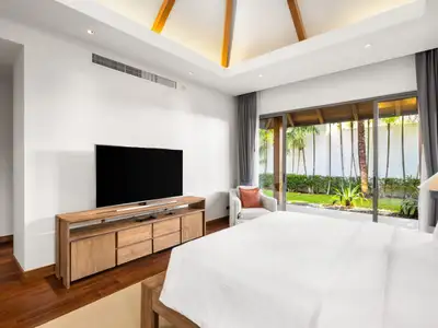 Villa 4 chambres de 1 537 m² avec piscine privée à vendre à Choeng Thale, Phuket