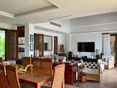 Villa de style balinais 4 chambres avec piscine privée à vendre à Choeng Thale, Phuket