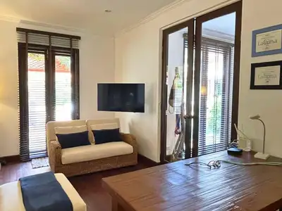 Villa de style balinais 4 chambres avec piscine privée à vendre à Choeng Thale, Phuket