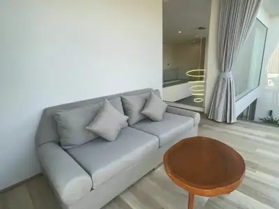 Villa 3 chambres, 3,5 salles de bain avec piscine privée à vendre à Choeng Thale, Phuket