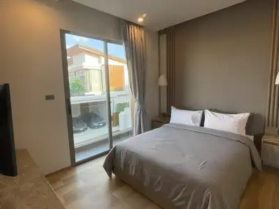 Villa 3 chambres, 3,5 salles de bain avec piscine privée à vendre à Choeng Thale, Phuket