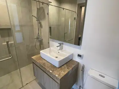 Villa 3 chambres, 3,5 salles de bain avec piscine privée à vendre à Choeng Thale, Phuket