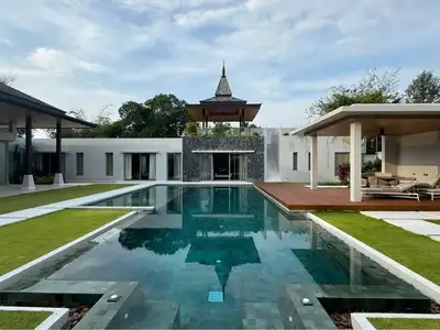Spacieuse villa Botanica de 1 400 m², 5 chambres avec piscine privée à louer à Choeng Thale, Thalang