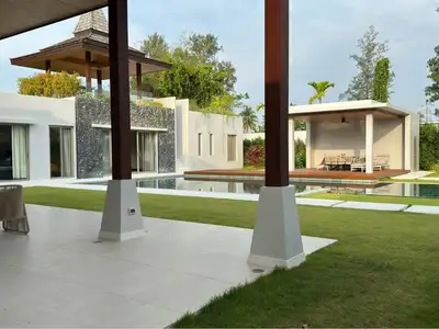 Spacieuse villa Botanica de 1 400 m², 5 chambres avec piscine privée à louer à Choeng Thale, Thalang