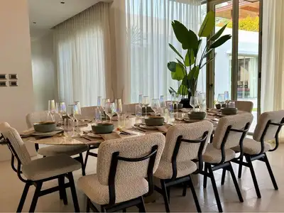 Spacieuse villa Botanica de 1 400 m², 5 chambres avec piscine privée à louer à Choeng Thale, Thalang