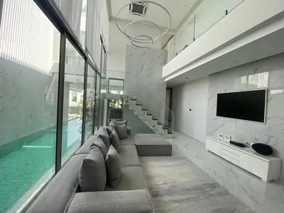Villa neuve 3 chambres avec piscine privée à vendre à Choeng Thale, Phuket