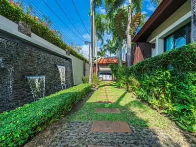 Baan Bua, villa de luxe 4 chambres avec piscine privée à vendre à Nai Harn-Rawai, Phuket