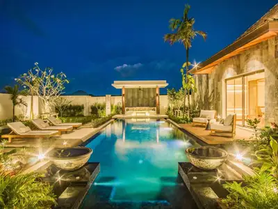 Villa 3 chambres de 528,5 m² avec piscine privée à vendre à Choeng Thale, Phuket