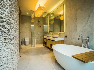 Villa 3 chambres de 528,5 m² avec piscine privée à vendre à Choeng Thale, Phuket