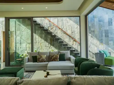 Villa 3 chambres de 528,5 m² avec piscine privée à vendre à Choeng Thale, Phuket