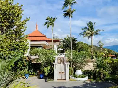 Superbe villa de luxe 3 chambres vue mer avec piscine privée à vendre à Choeng Thale, Phuket