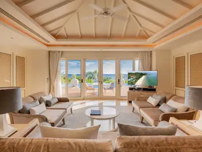 Superbe villa de luxe 3 chambres vue mer avec piscine privée à vendre à Choeng Thale, Phuket