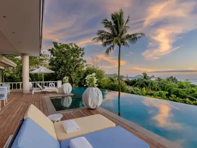 Superbe villa de luxe 3 chambres vue mer avec piscine privée à vendre à Choeng Thale, Phuket