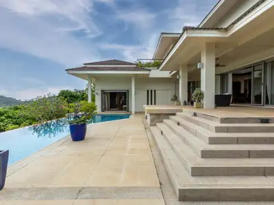 Villa vue mer 5 chambres de 2 092,4 m² à vendre à Ao Por, Phuket