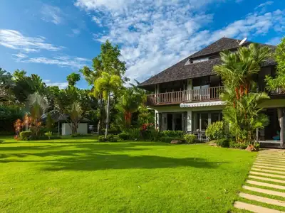 Villa privée avec piscine à louer, à distance de marche de la plage, Choeng Thale, Phuket