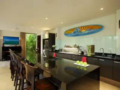 Villa privée avec piscine à louer, à distance de marche de la plage, Choeng Thale, Phuket