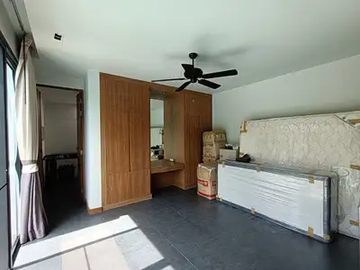 Villa avec piscine 3 chambres, terrain de 263,60 m², piscine privée, à vendre à Choeng Thale, Phuket