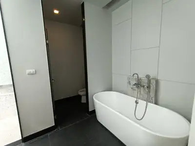 Villa avec piscine 3 chambres, terrain de 263,60 m², piscine privée, à vendre à Choeng Thale, Phuket