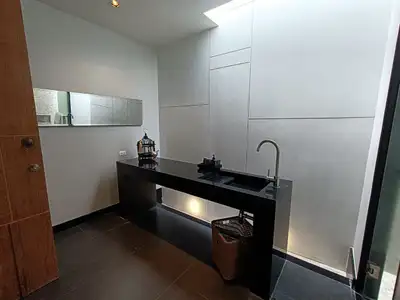 Villa 2 chambres avec piscine privée, terrain de 223 m², à vendre à Choeng Thale, Phuket