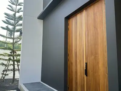 Villa 4 chambres, 4 salles de bain à vendre avec piscine privée à Choeng Thale, Phuket