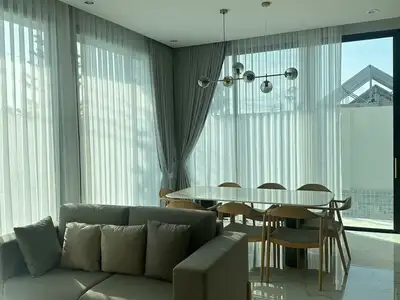 Villa 4 chambres, 4 salles de bain à vendre avec piscine privée à Choeng Thale, Phuket