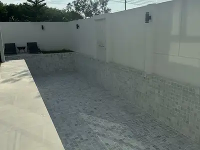 Villa 4 chambres, 4 salles de bain à vendre avec piscine privée à Choeng Thale, Phuket