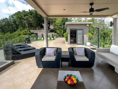 Superbe villa vue mer à vendre à Pa Khlok, Phuket
