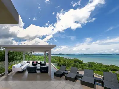 Superbe villa vue mer à vendre à Pa Khlok, Phuket