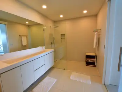 Luxueux appartement vue mer à vendre à Andamaya, Surin Bay, Phuket