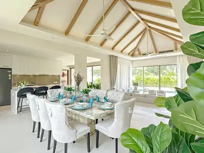 Trichada Villa – 4 chambres avec piscine privée à louer à Choeng Thale