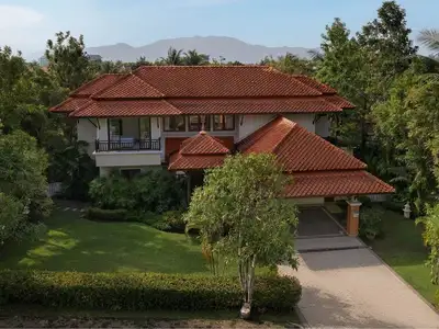 Luxueuse villa avec piscine 4 chambres à louer avec superbe vue lac dans le secteur de Bang Tao