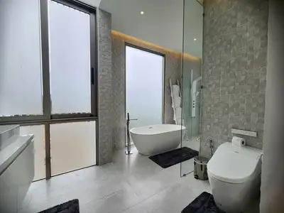 Villa moderne 3 chambres avec piscine privée à Ban Don, Phuket