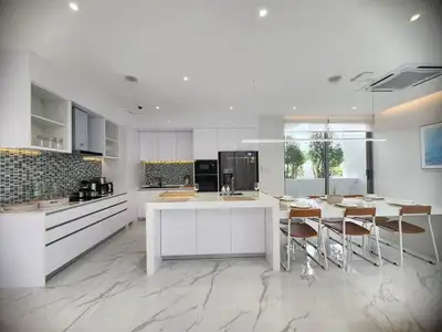 Villa moderne 3 chambres avec piscine privée à Ban Don, Phuket