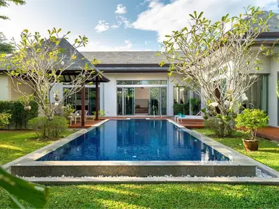 Élégante villa 4 chambres à Cherngtalay, Phuket – Bail longue durée avec services complets