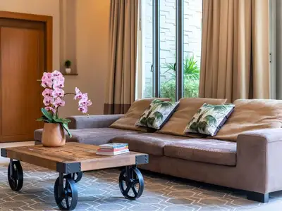 Élégante villa 4 chambres à Cherngtalay, Phuket – Bail longue durée avec services complets