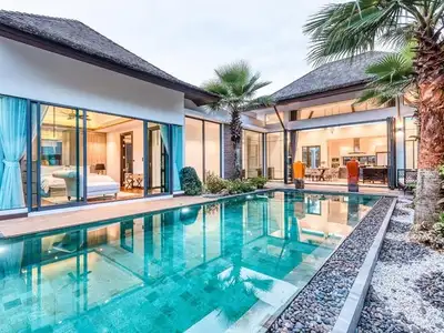 Élégante villa 4 chambres avec piscine privée à louer à Pasak, Cherngtalay, Phuket