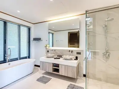 Élégante villa 4 chambres avec piscine privée à louer à Pasak, Cherngtalay, Phuket
