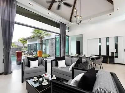 Élégante villa 4 chambres avec piscine privée à louer à Pasak, Cherngtalay, Phuket
