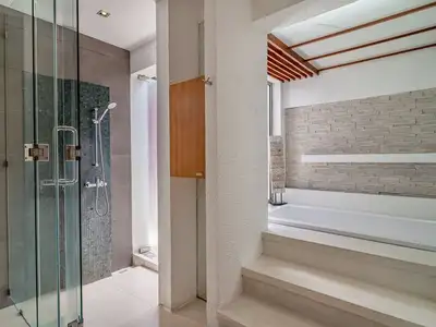 Luxueuse villa avec piscine 3 chambres à Bang Tao, Phuket – Emplacement de choix près du golf de Laguna