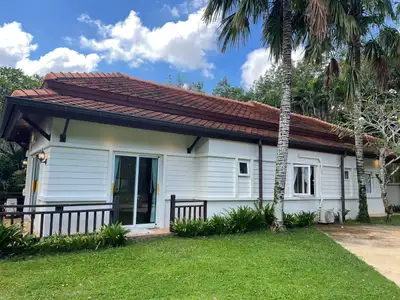 Garden House – 4 chambres avec piscine privée à louer à Choeng Thale