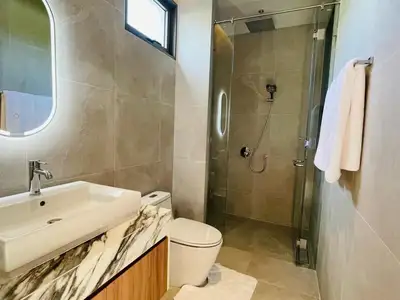 Erawana : luxueuse villa avec piscine 4 chambres à louer à Choeng Thale, Phuket