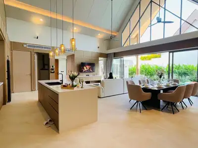 Erawana : luxueuse villa avec piscine 4 chambres à louer à Choeng Thale, Phuket